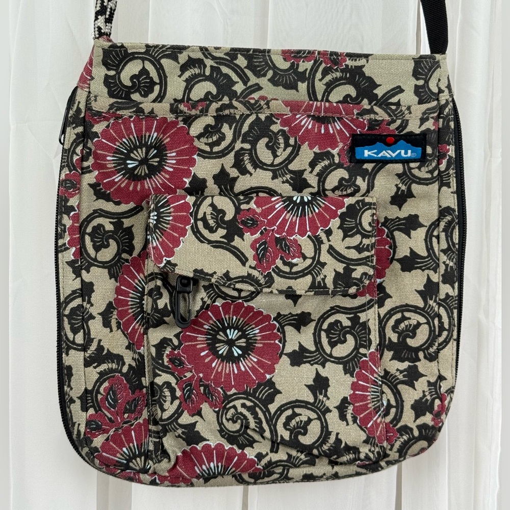 KAVU Crossbody Bag Floral Canvas Rope Strap Boho Travel Purse